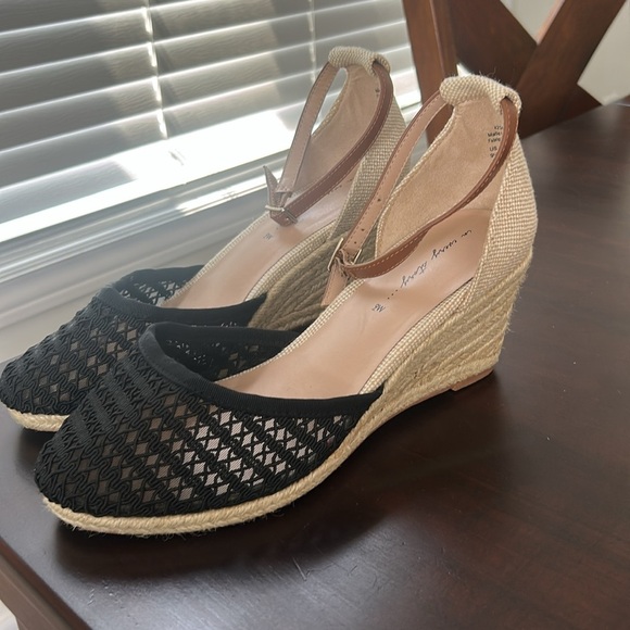 In Every Story Penningtons Wide Wedge Shoes Lace Mesh Toe Size 9 W - Picture 5 of 15